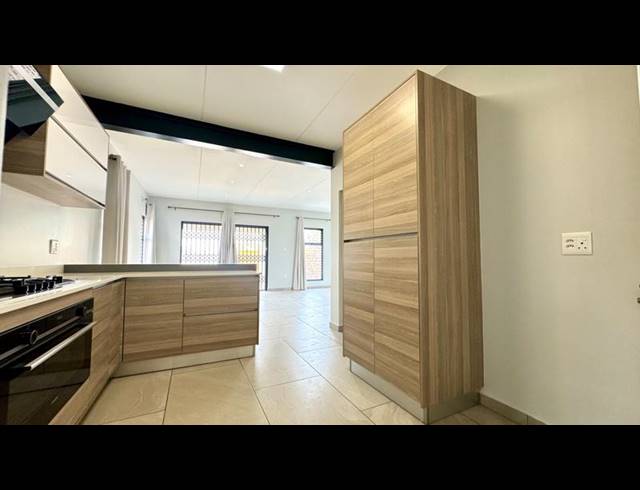 3 BEDROOM TOWNHOUSE FOR SALE IN KYALAMI